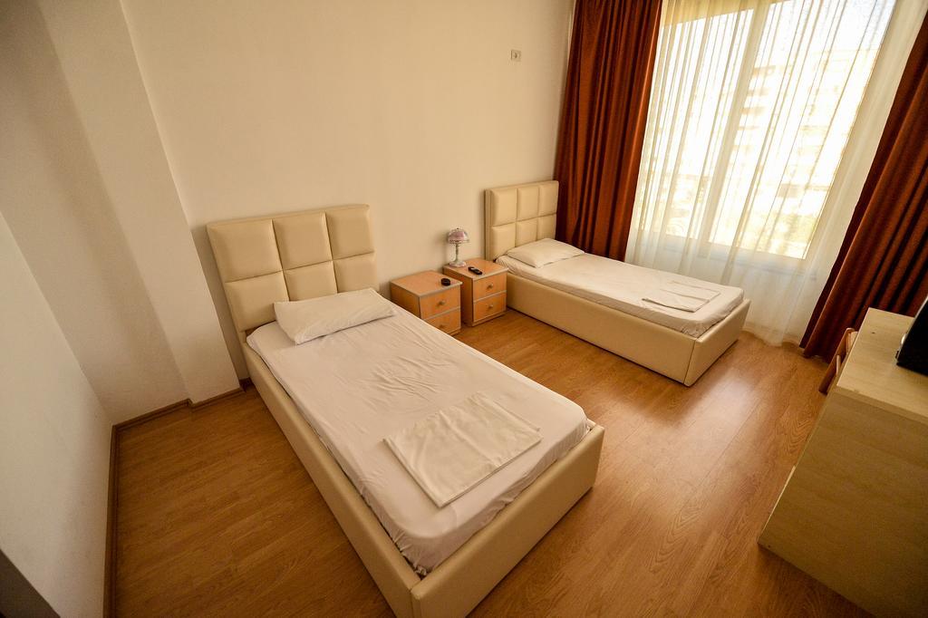 Hotel Argenti Shkoder Luaran gambar