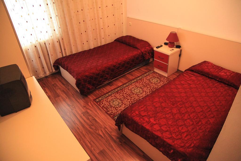 Hotel Argenti Shkoder Luaran gambar