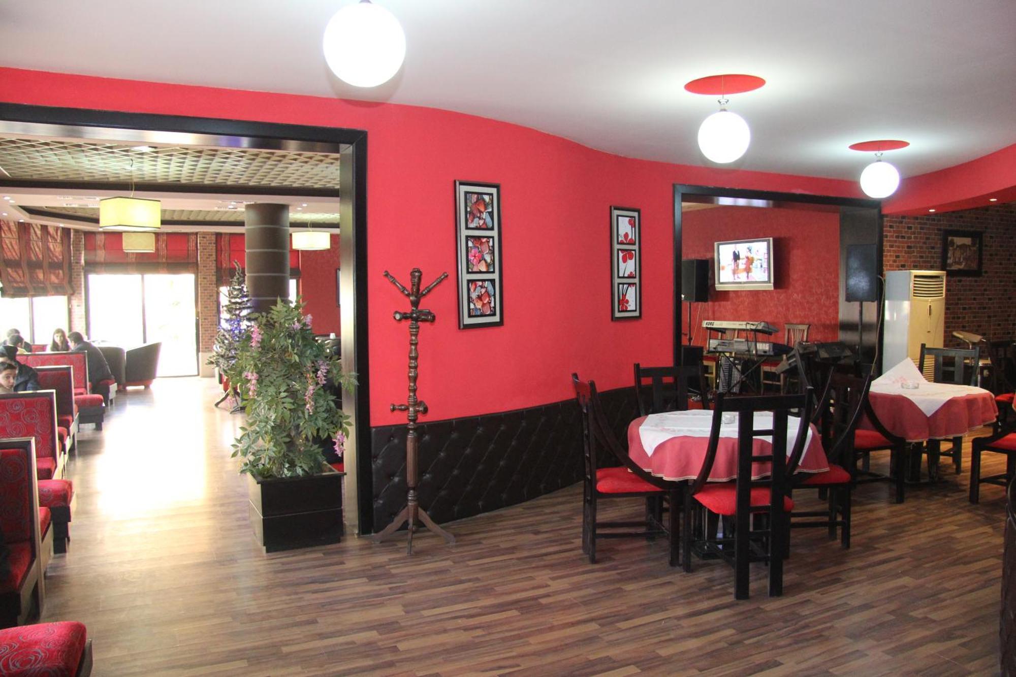 Hotel Argenti Shkoder Luaran gambar