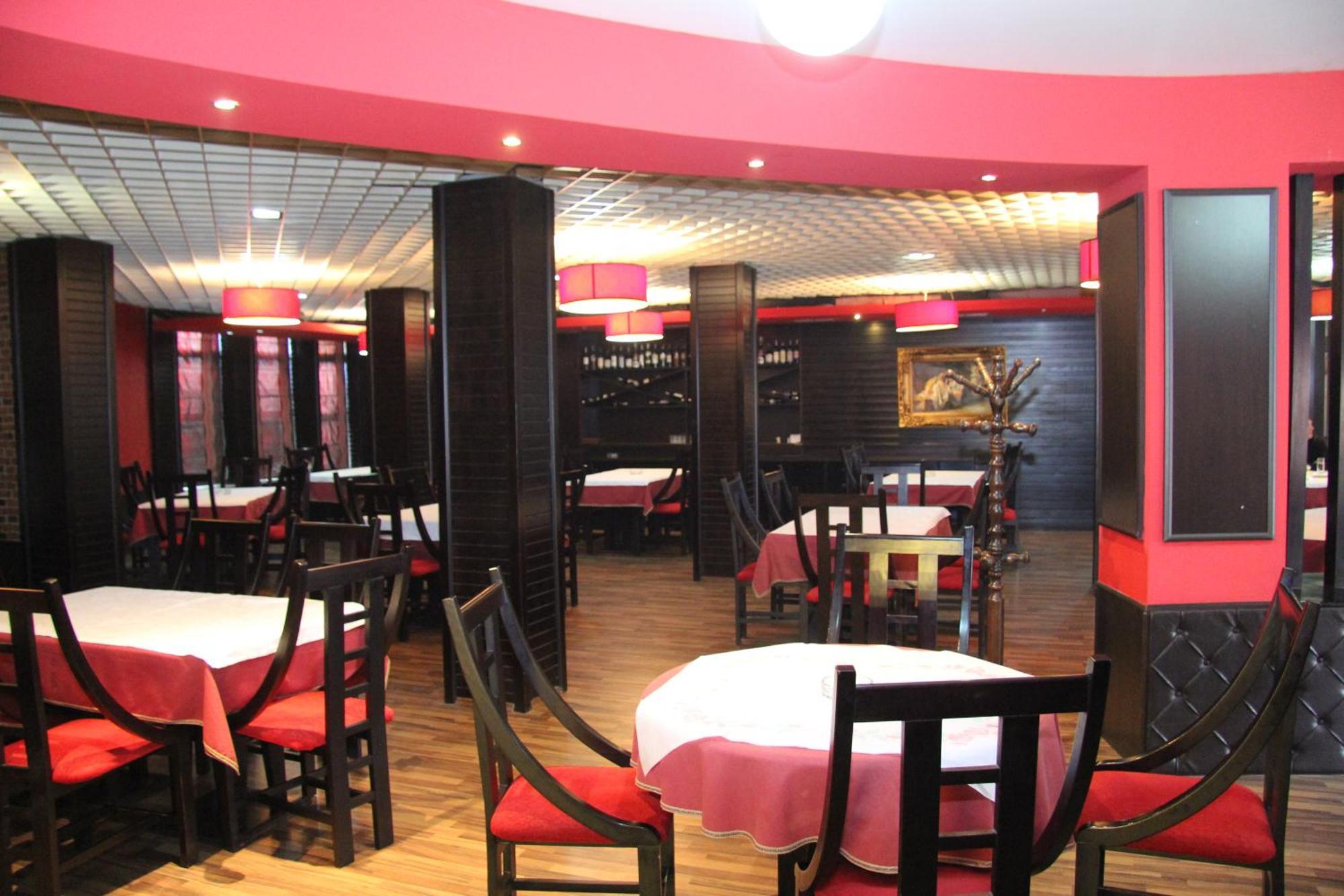 Hotel Argenti Shkoder Luaran gambar