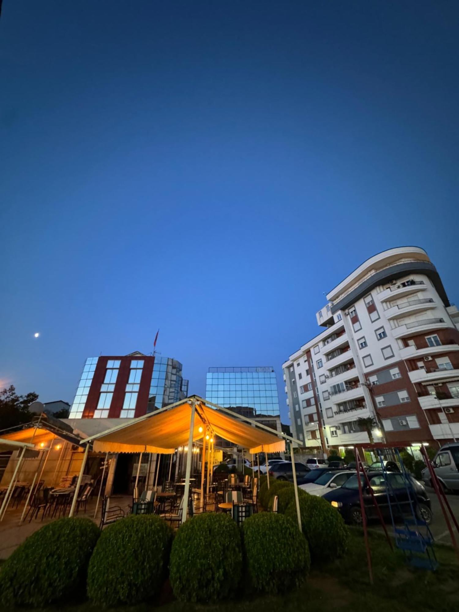 Hotel Argenti Shkoder Luaran gambar