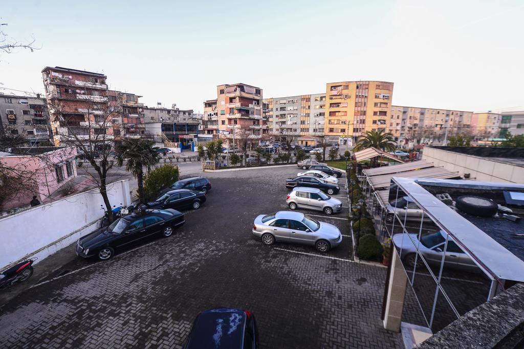 Hotel Argenti Shkoder Luaran gambar