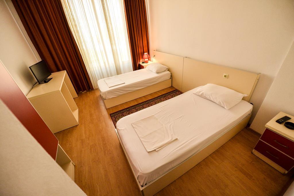Hotel Argenti Shkoder Luaran gambar