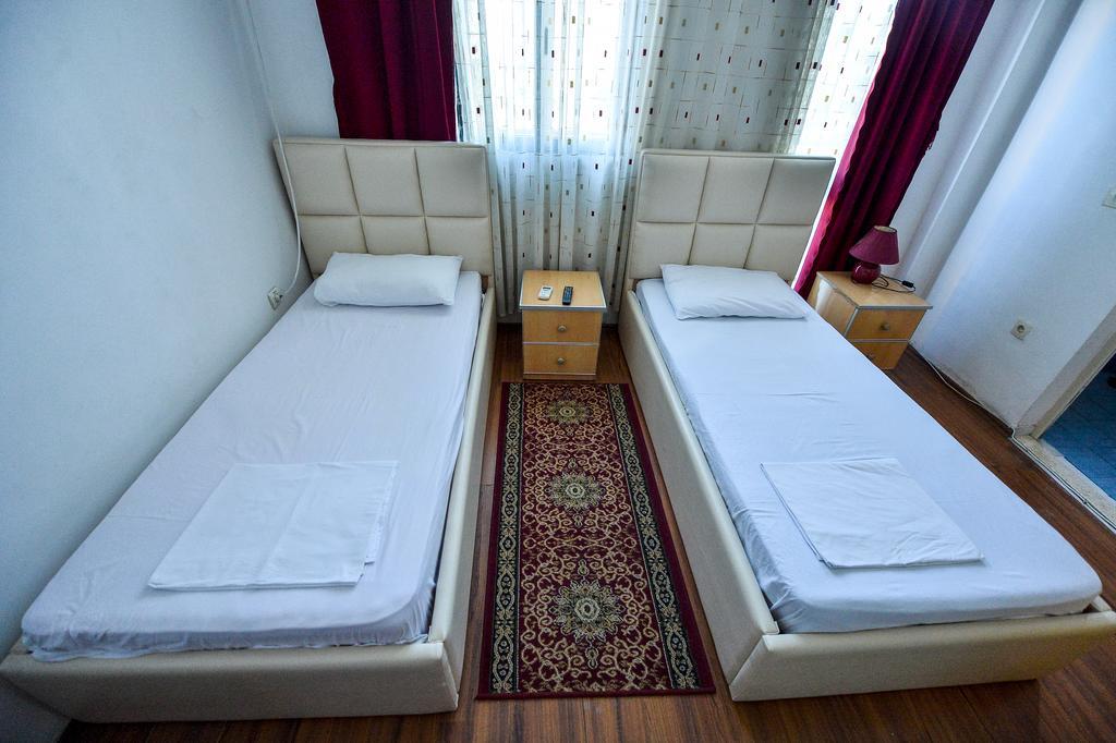 Hotel Argenti Shkoder Luaran gambar
