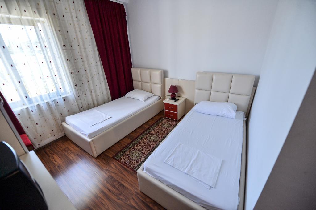 Hotel Argenti Shkoder Luaran gambar